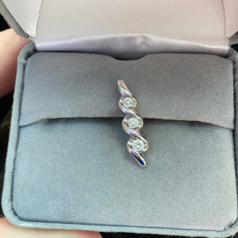 Diamond pendant